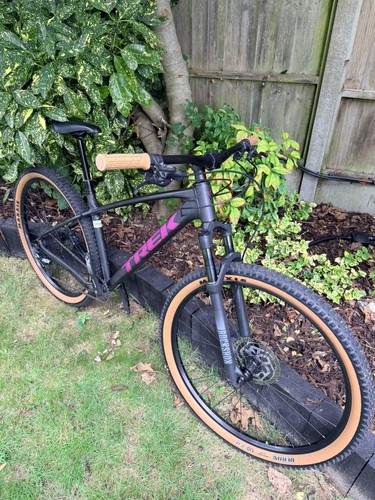 Delivery available 2027 - uk,
