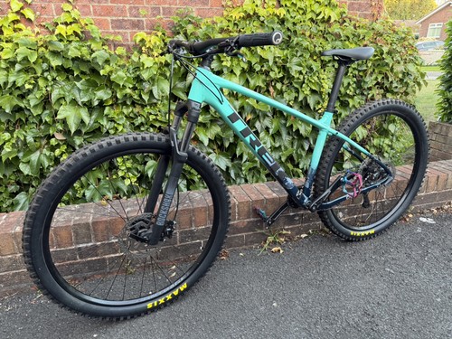 Free delivery rrp - £850, trek